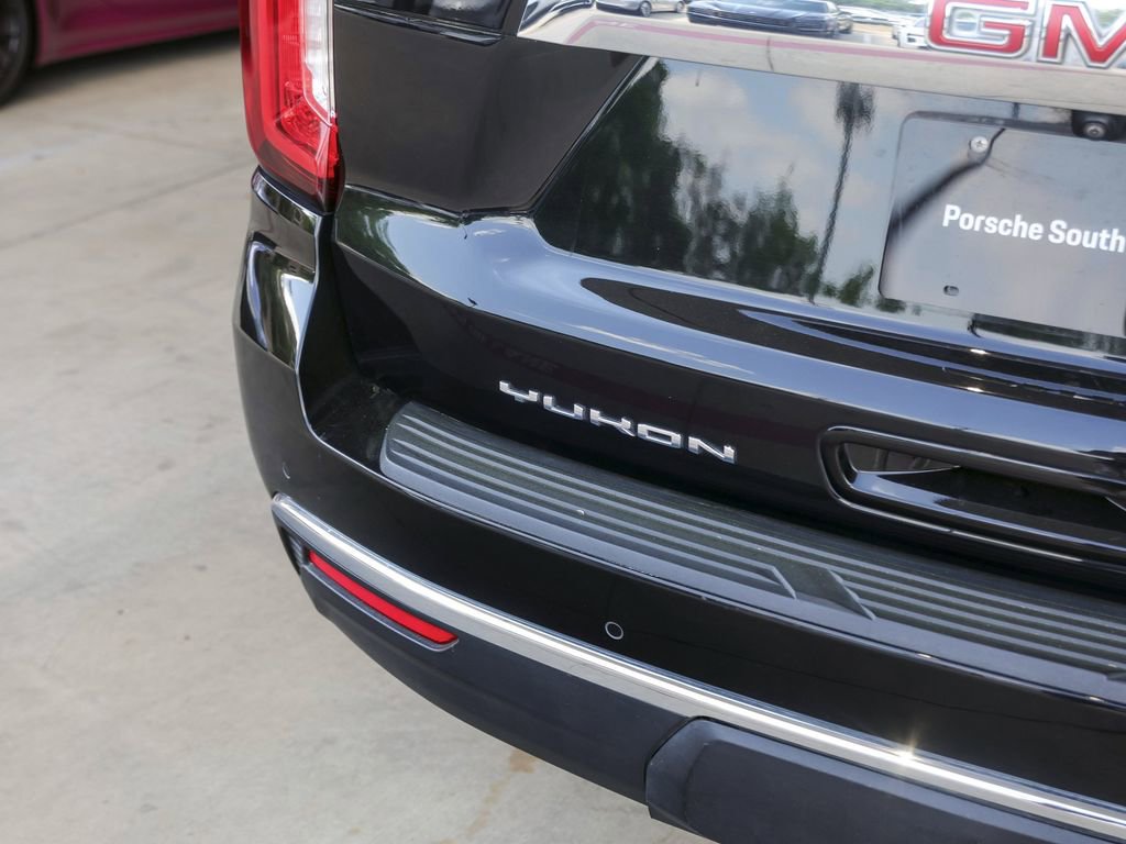 Used 2023 GMC Yukon SLT w/ SLT Luxury Package image 16