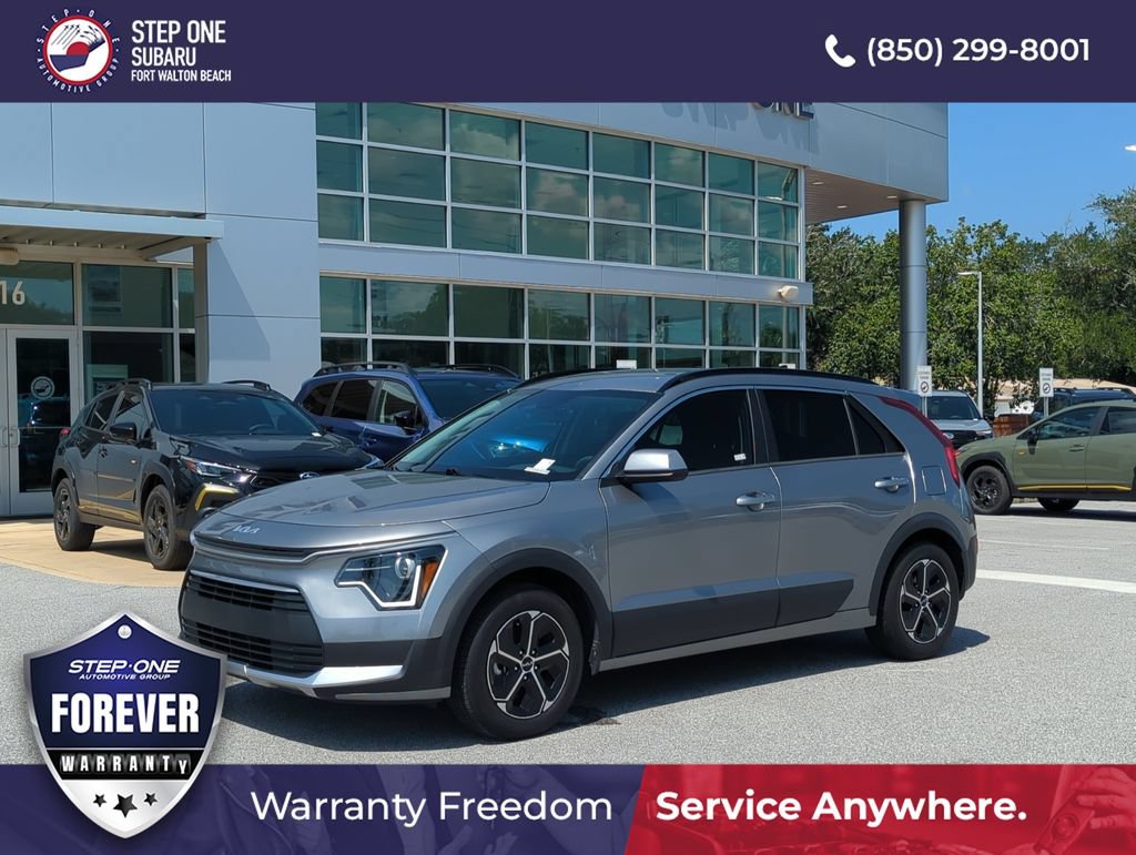 Used 2025 Kia Niro LX FWD image 2