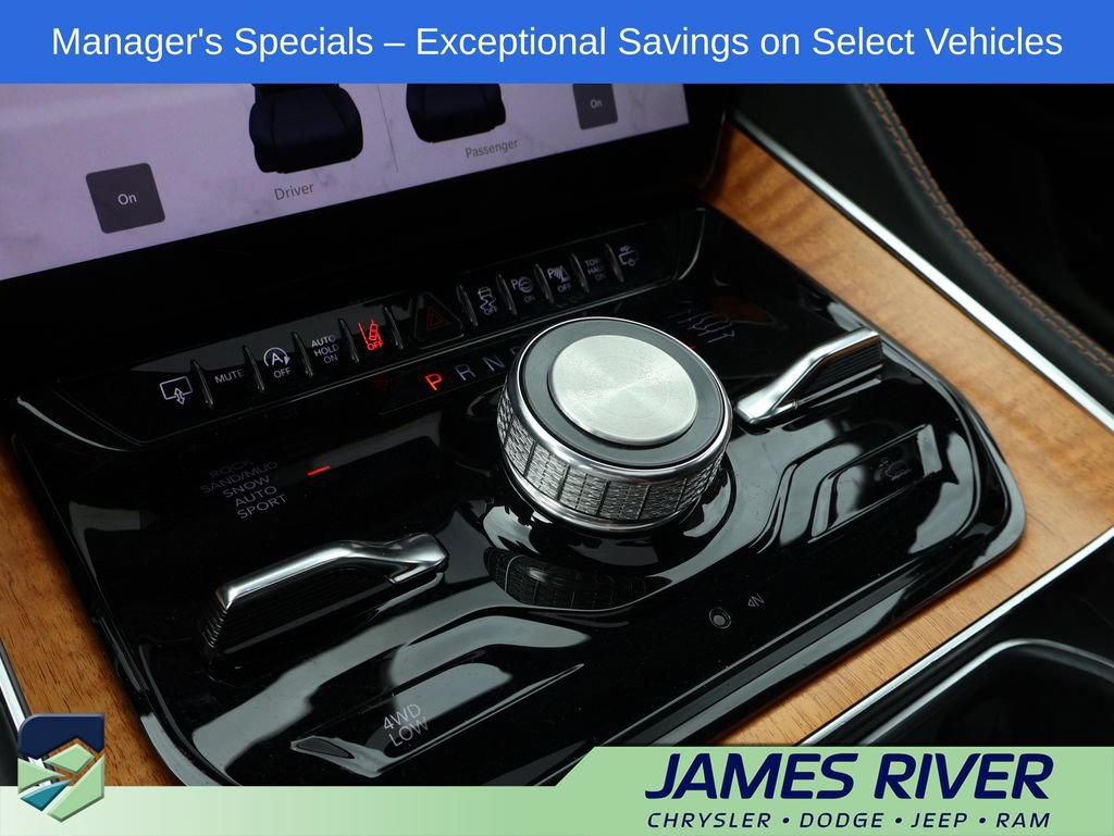 Used 2024 Jeep Grand Wagoneer L Series III AWD/4WD image 41