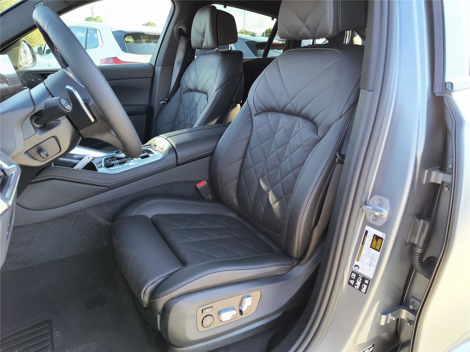 New 2026 BMW X6 M60i image 7