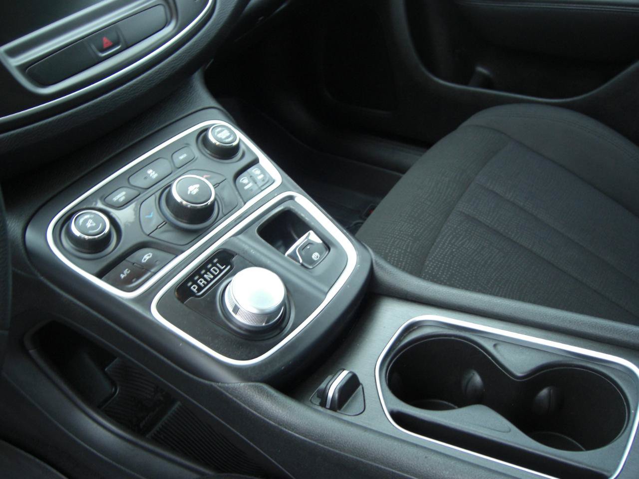 Used 2015 Chrysler 200 Limited FWD image 8