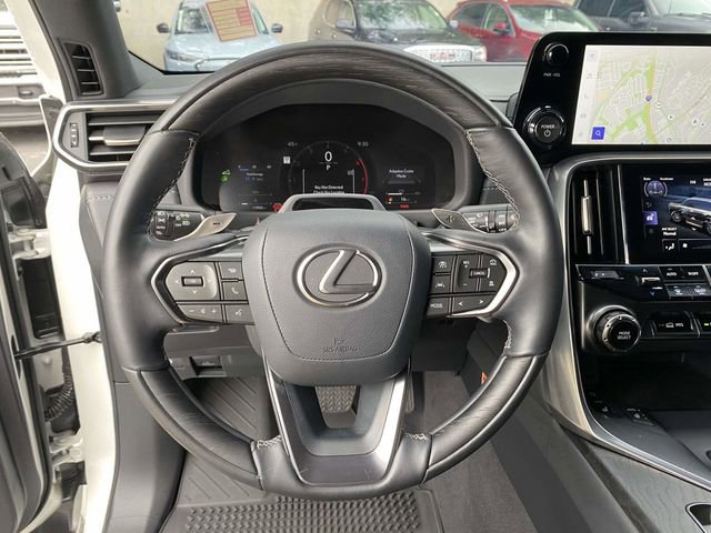 Used 2025 Lexus LX 700h Luxury image 28