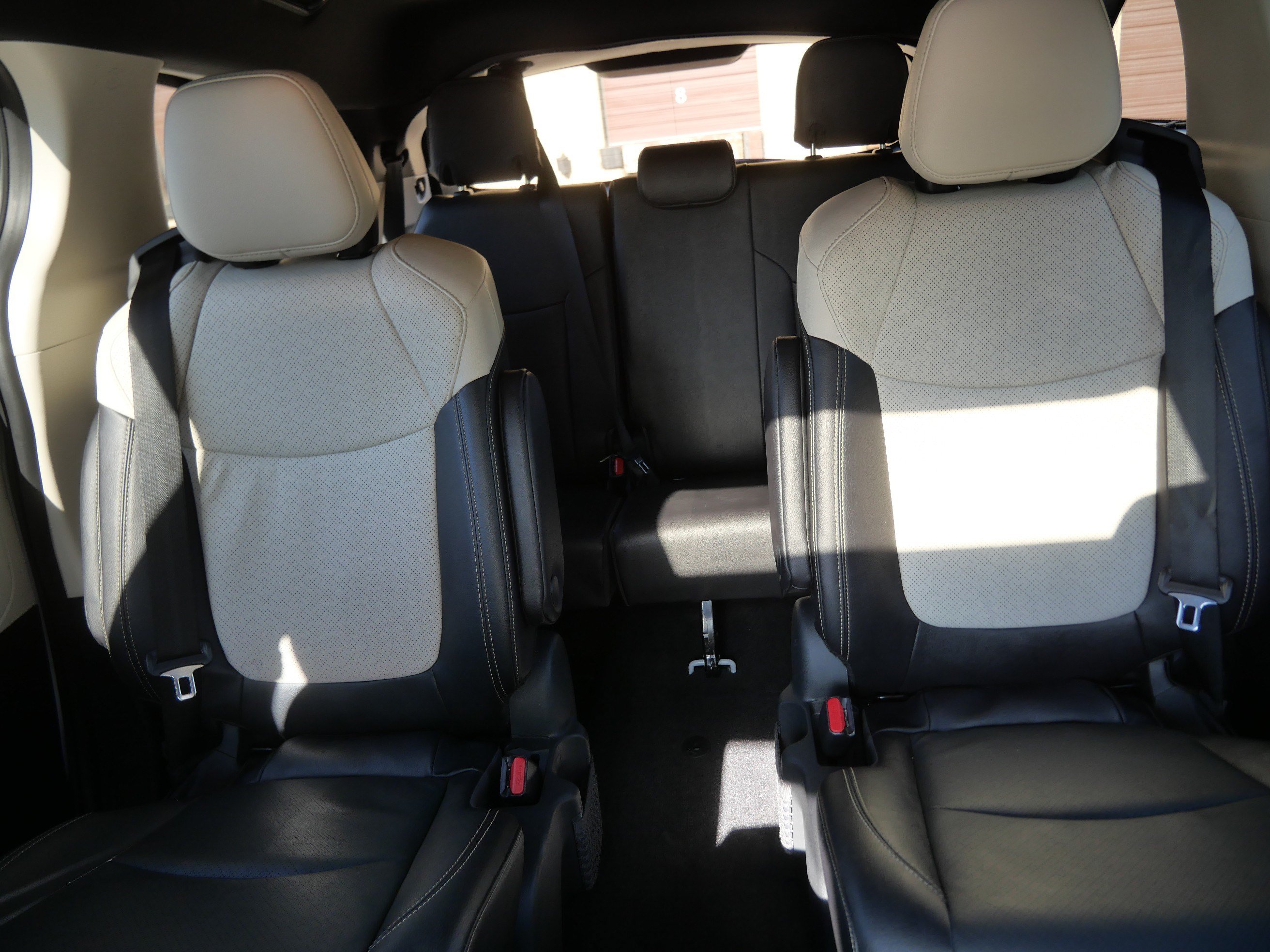 Certified 2025 Toyota Sienna Platinum FWD image 14