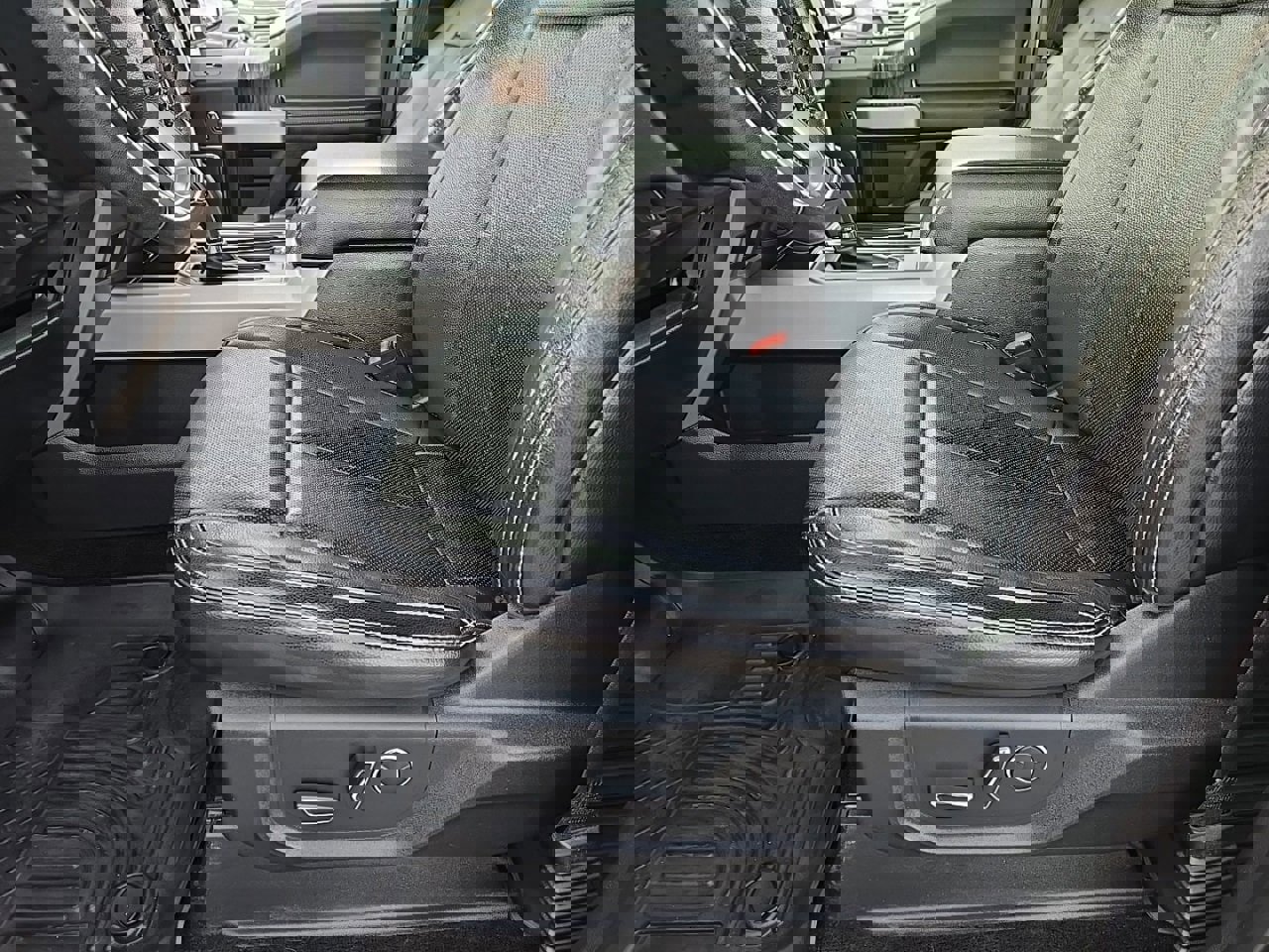 Used 2018 Ford F150 Lariat w/ Equipment Group 501A Mid image 15