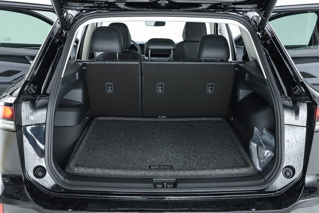 New 2026 Volkswagen Tiguan SE image 29