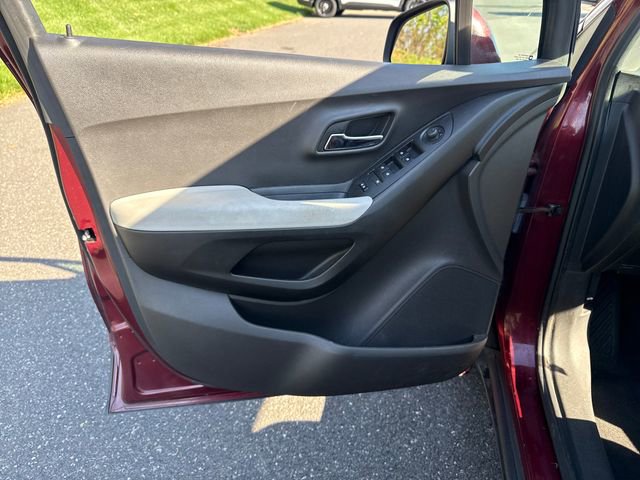 Used 2017 Chevrolet Trax LS image 24