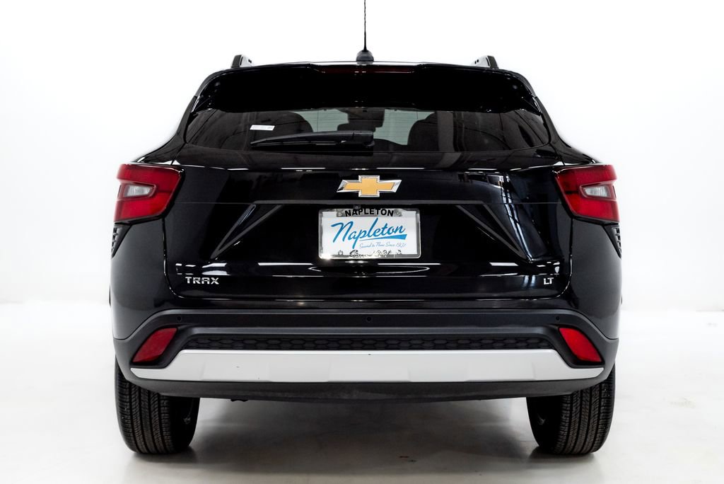 Used 2024 Chevrolet Trax LT w/ Driver Confidence Package FWD image 29
