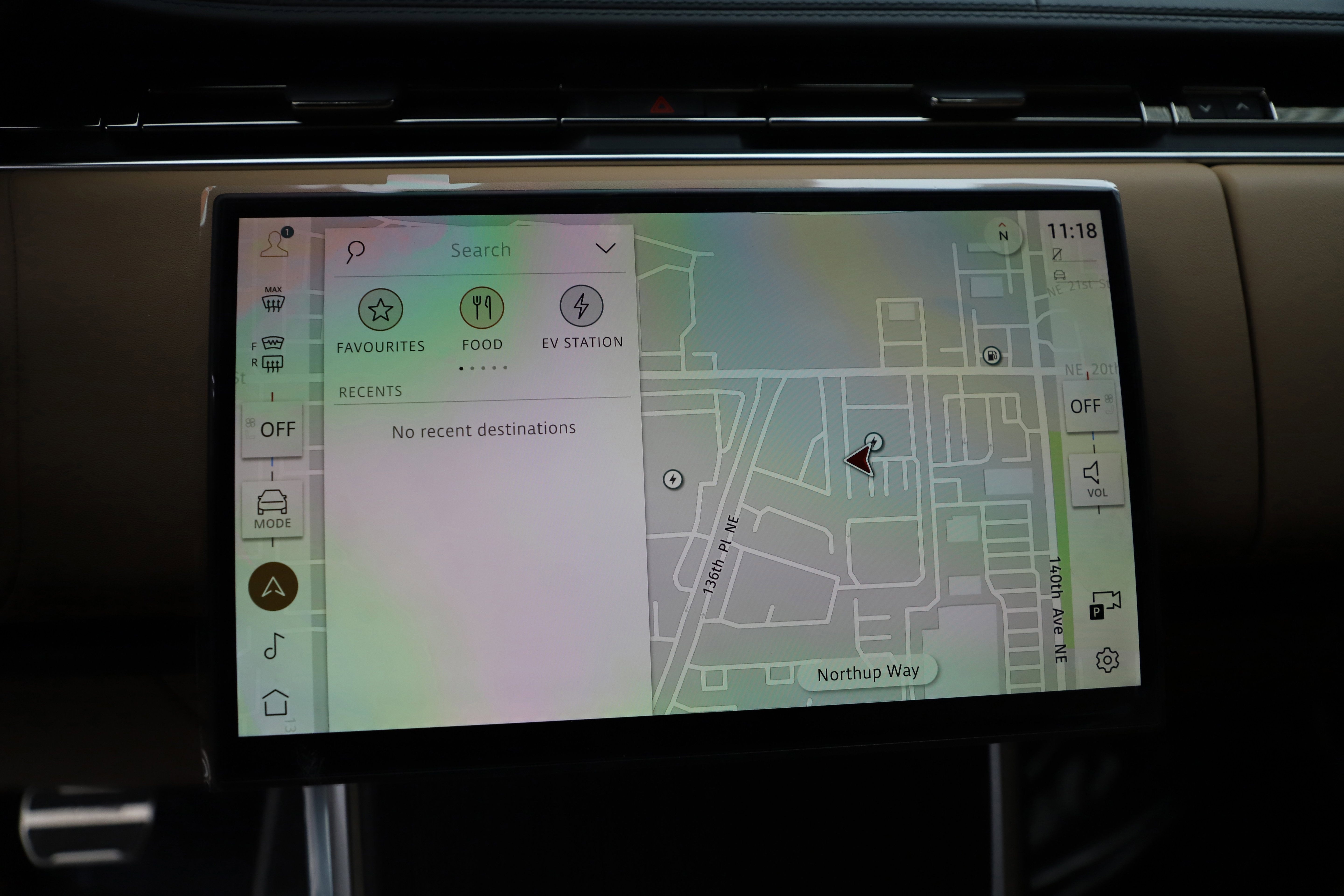 New 2026 Land Rover Range Rover SE image 18