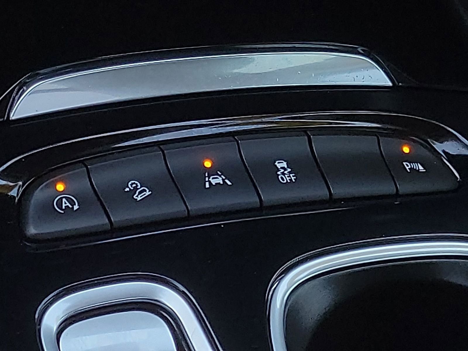 Used 2021 Buick Envision Essence w/ Sport Touring Package image 25