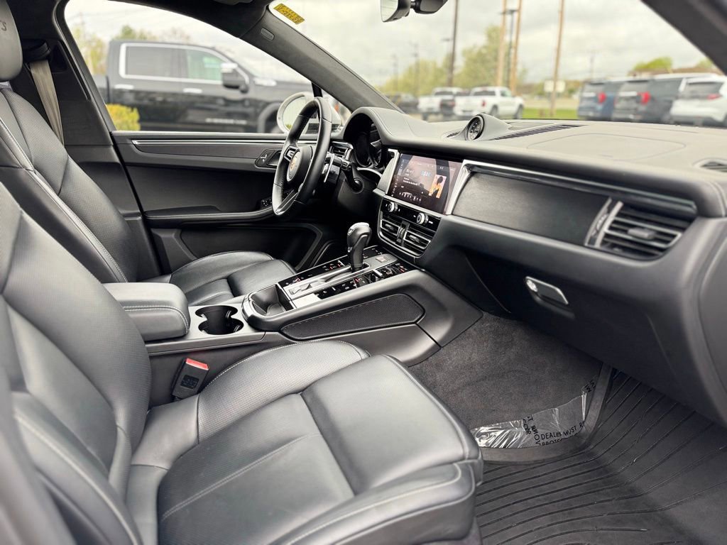 Used 2024 Porsche Macan GTS AWD/4WD image 11