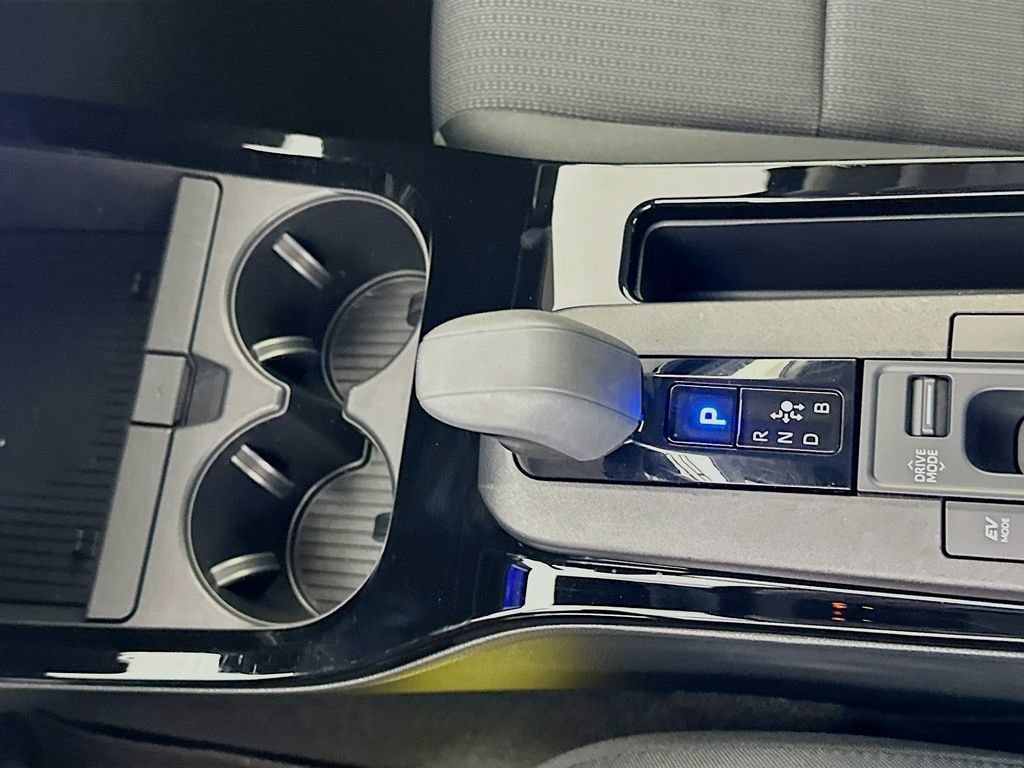Certified 2024 Toyota Prius LE FWD image 17