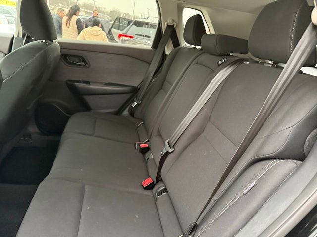 Used 2023 Nissan Rogue S image 24