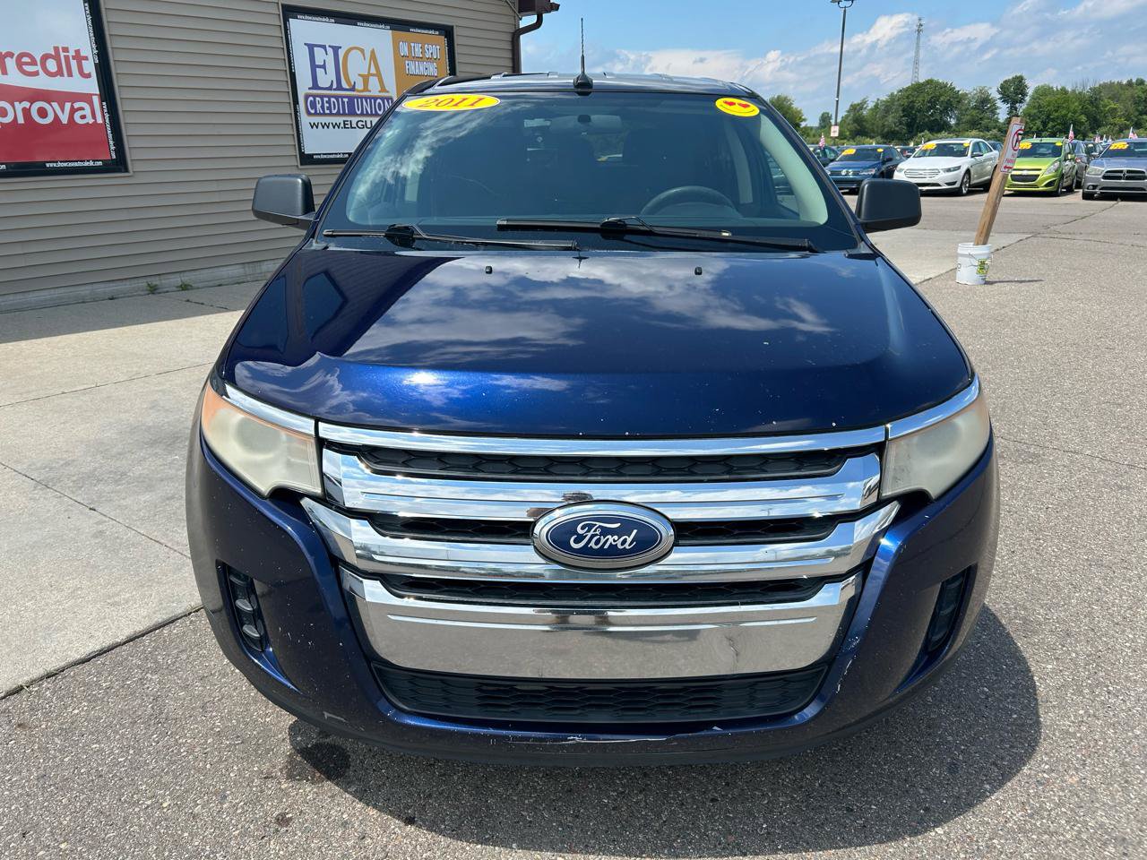 Used 2011 Ford Edge SE FWD image 2