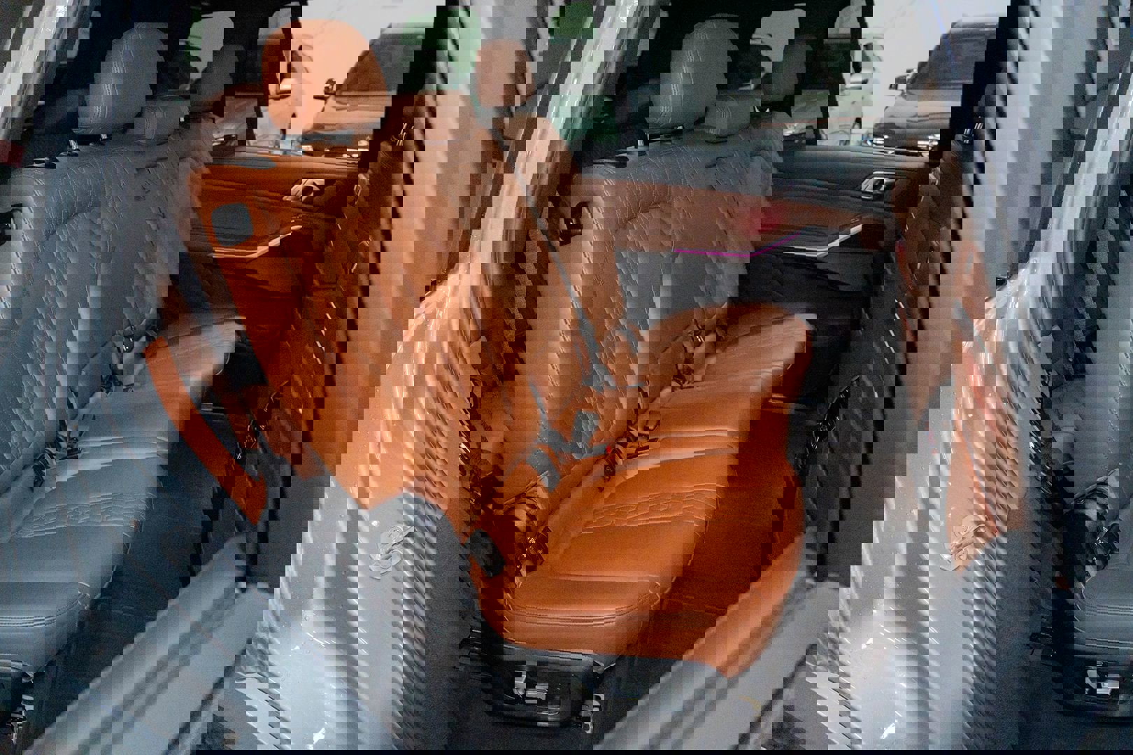 Used 2023 BMW X7 M60i image 50