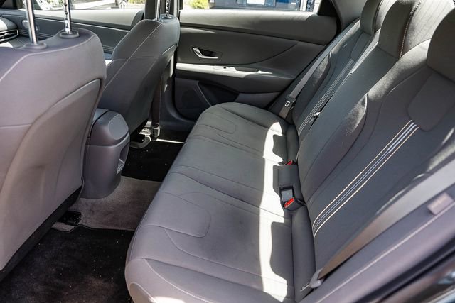 Certified 2025 Hyundai Elantra SEL FWD image 17