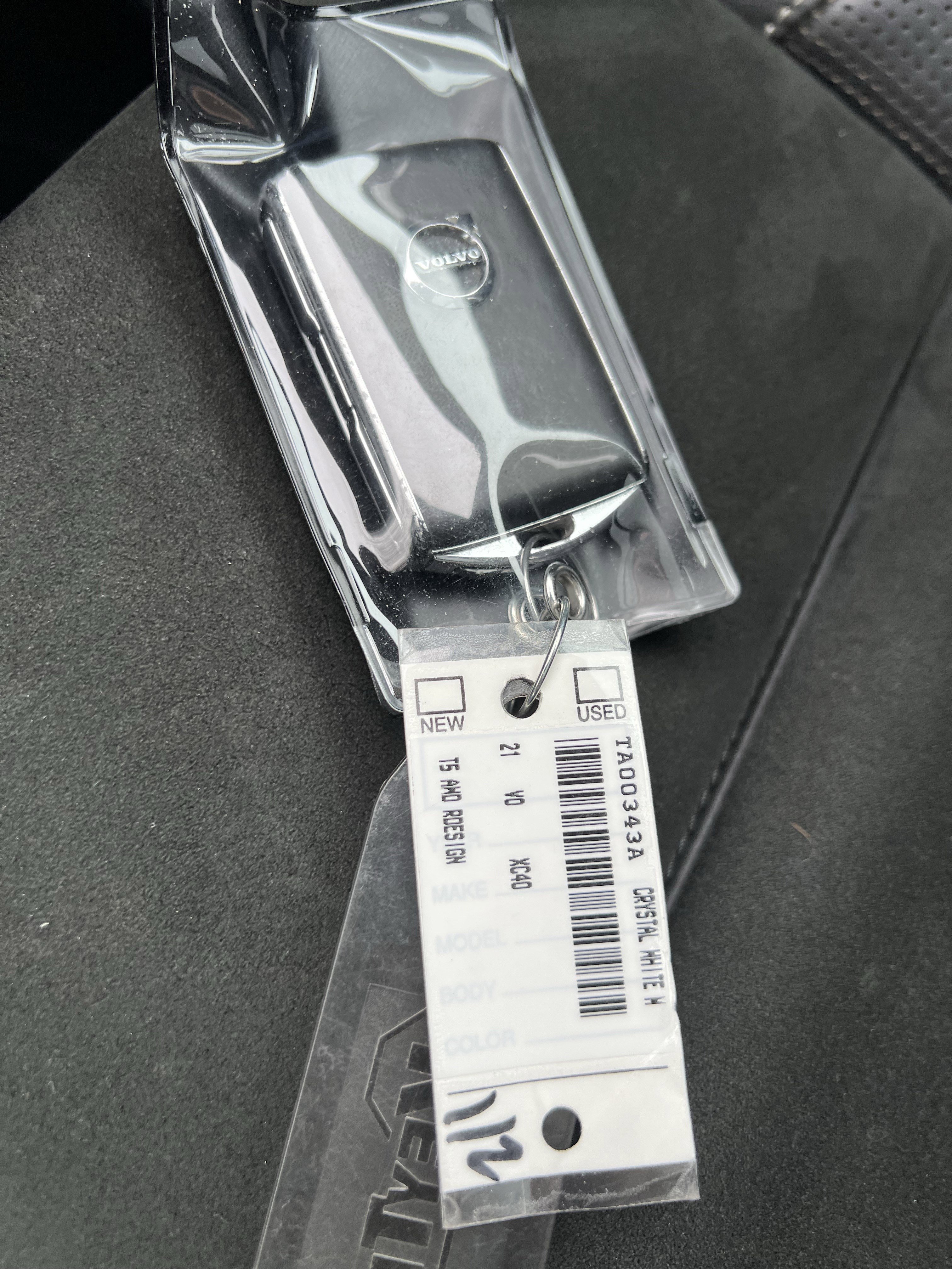 Used 2021 Volvo XC40 T5 R-Design w/ Advanced Package image 38