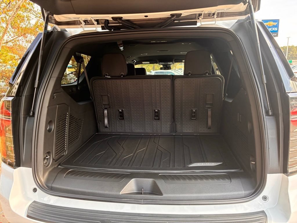 New 2026 Chevrolet Suburban LS w/ LPO, Dark Essentials Package RWD image 8