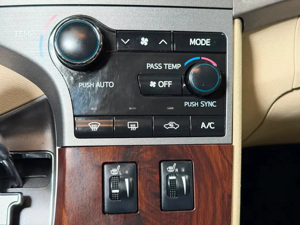 Used 2013 Toyota Venza XLE w/ XLE Premium Pkg FWD image 34