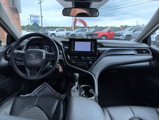 Used 2024 Toyota Camry SE FWD image 14