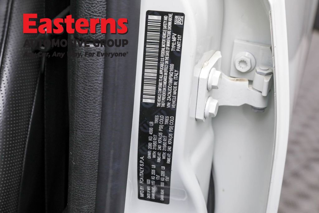 Used 2021 Jeep Renegade Limited image 34