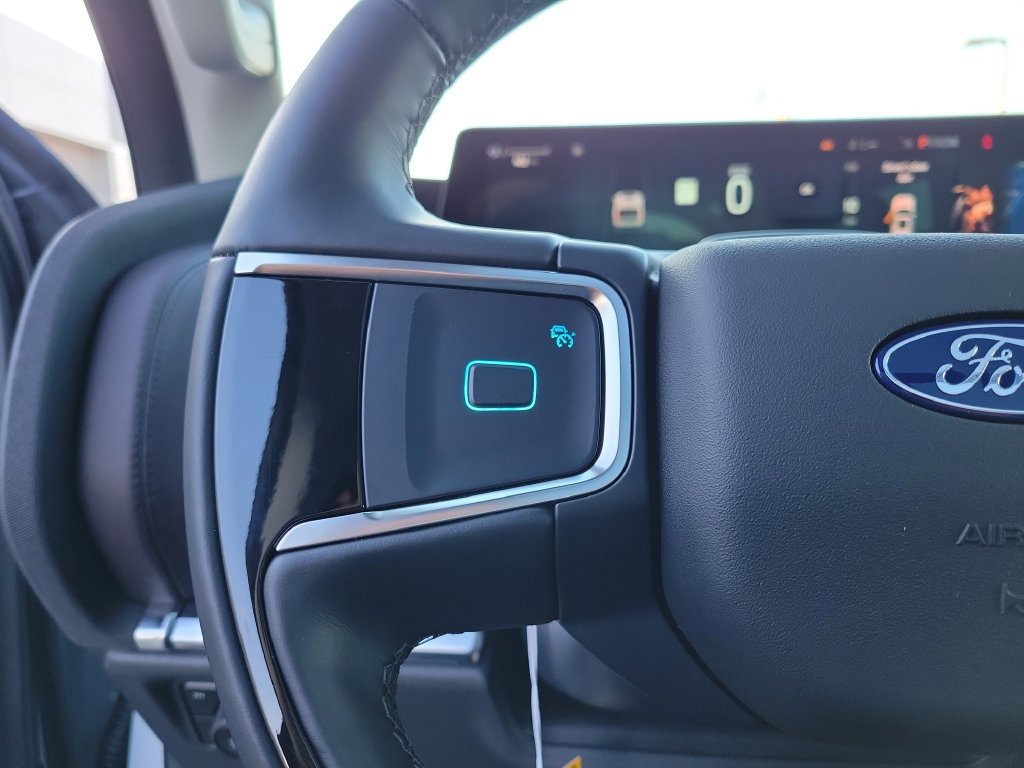 New 2025 Ford Expedition Platinum w/ Platinum Ultimate Package AWD/4WD image 24