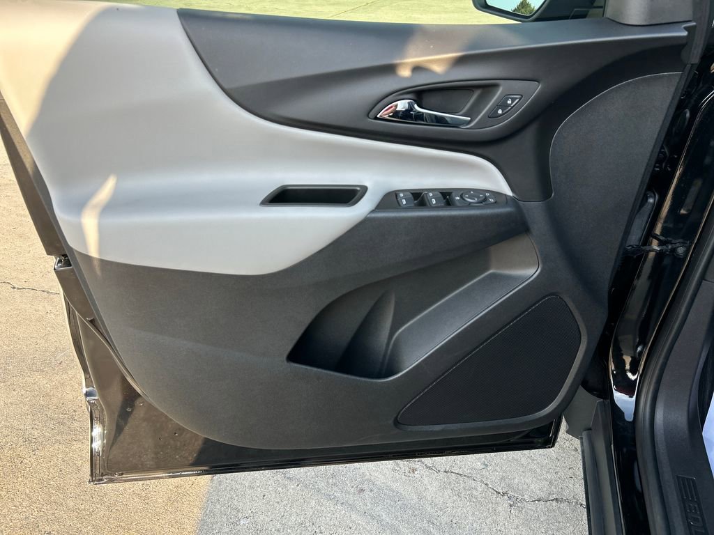 Used 2024 Chevrolet Equinox LS w/ LS Convenience Package image 12