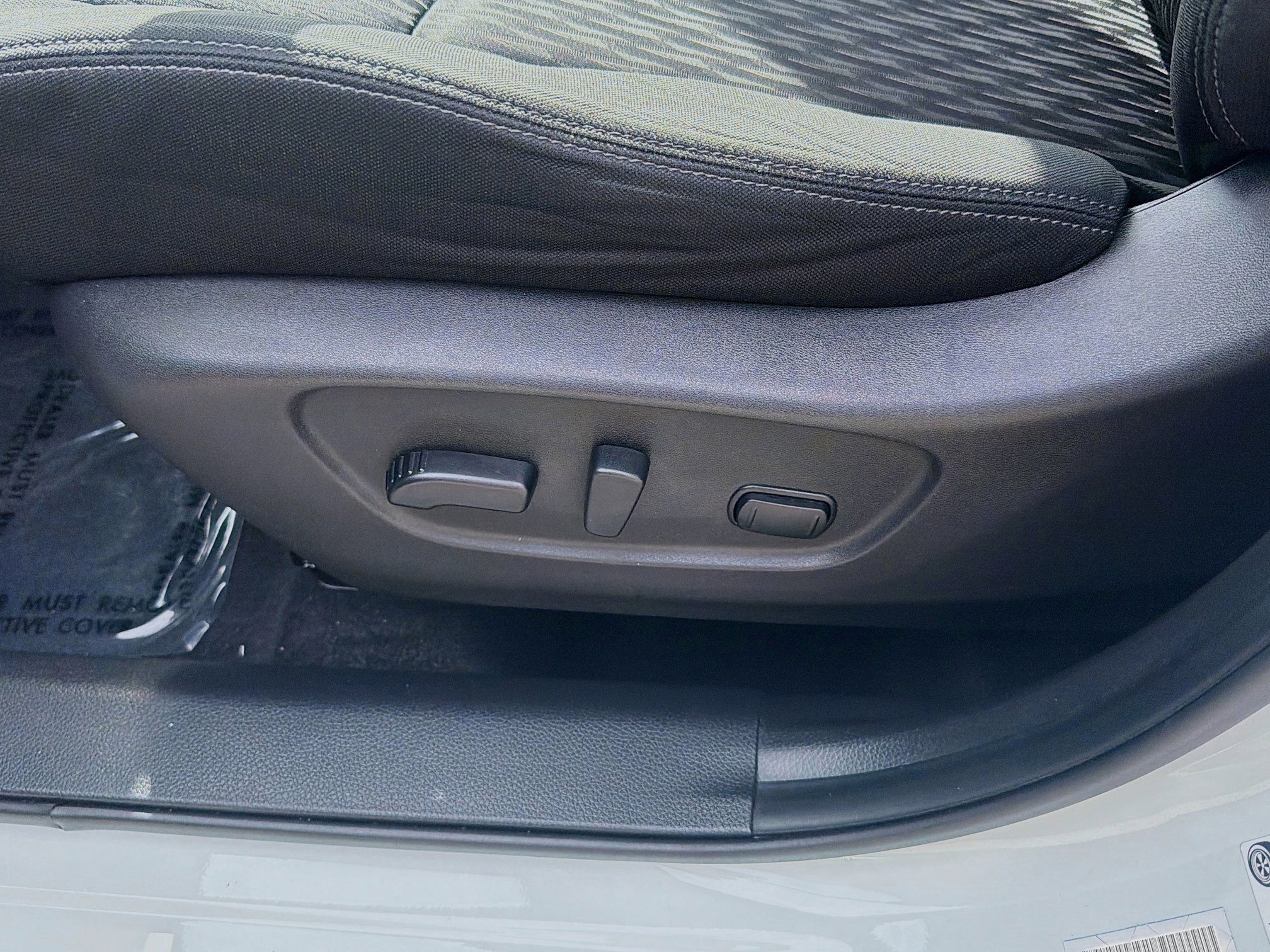 Used 2020 Nissan Rogue SV FWD image 17