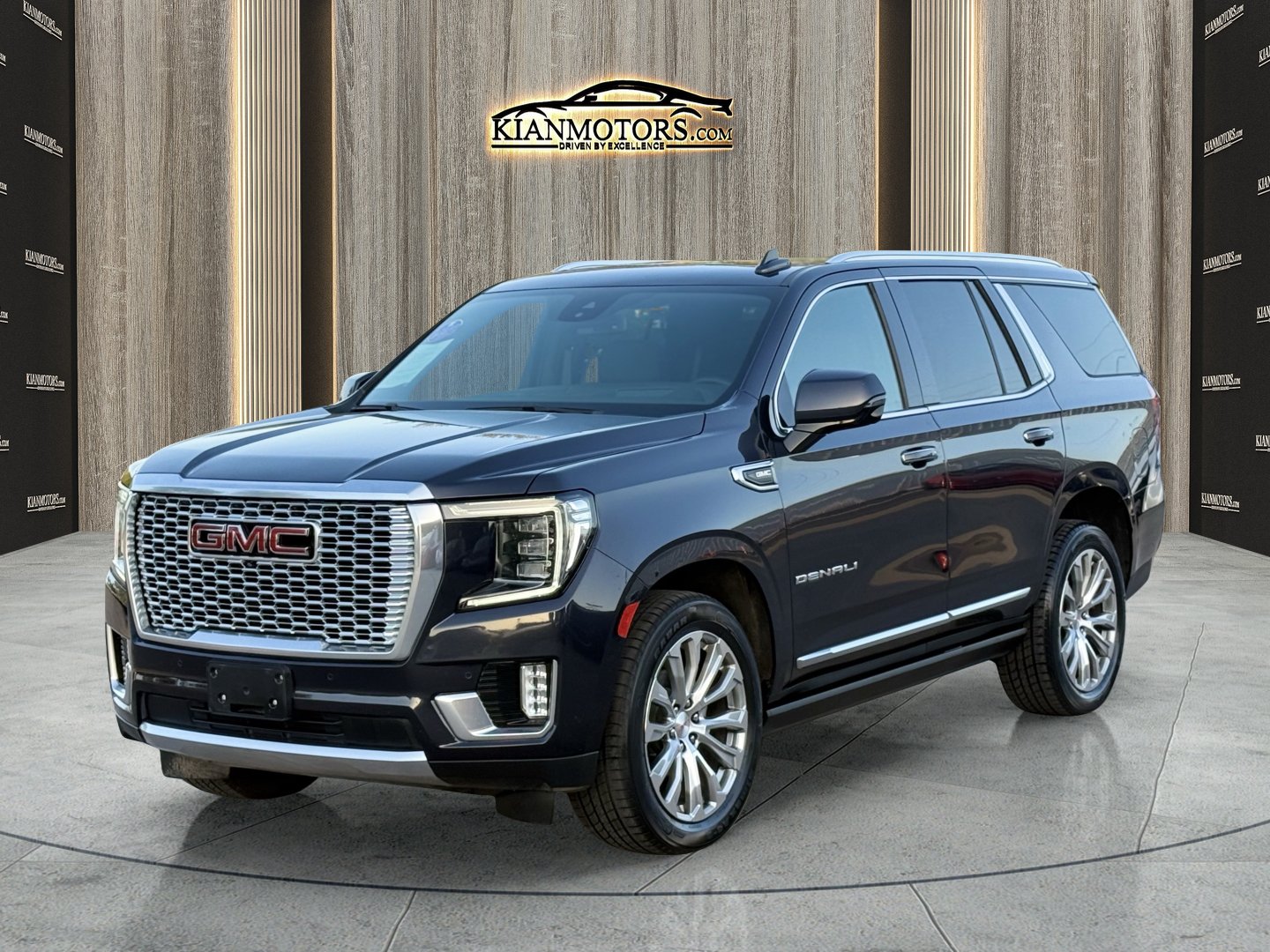 Used 2023 GMC Yukon Denali AWD/4WD image 3