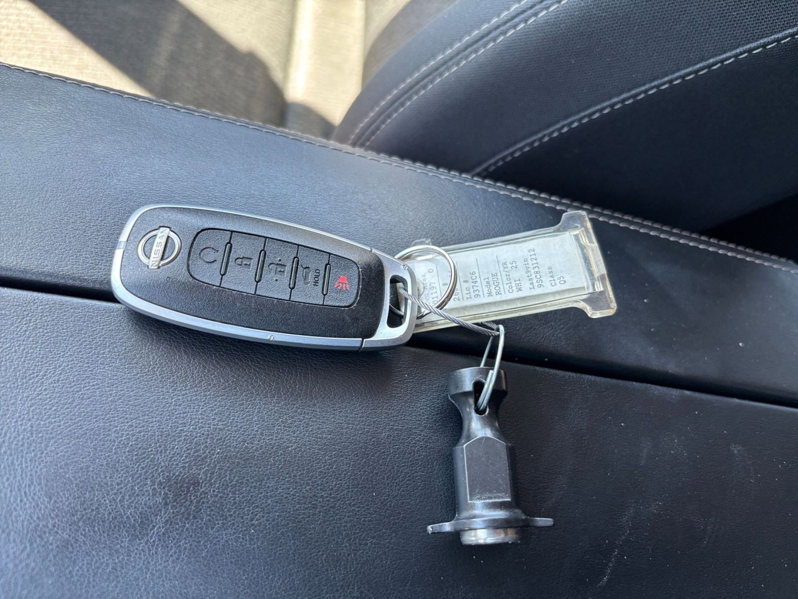 Used 2025 Nissan Rogue SV FWD image 21
