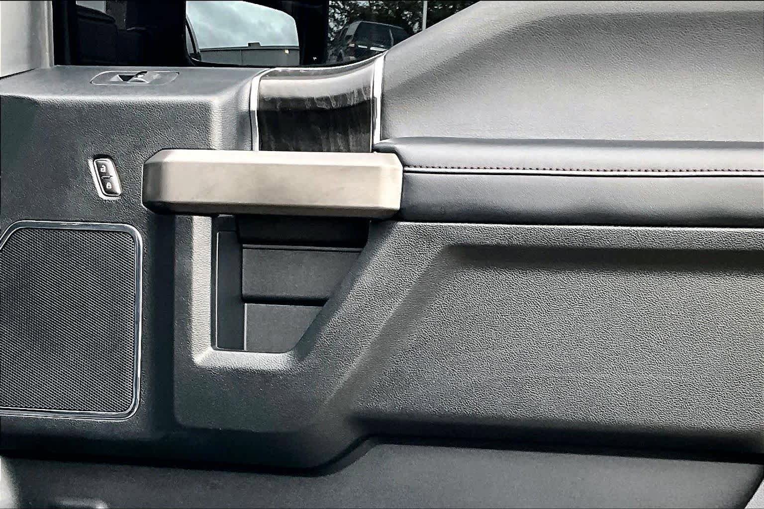 Used 2019 Ford F350 Platinum w/ Platinum Ultimate Package AWD/4WD image 23
