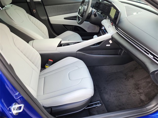New 2025 Hyundai Elantra Limited image 8