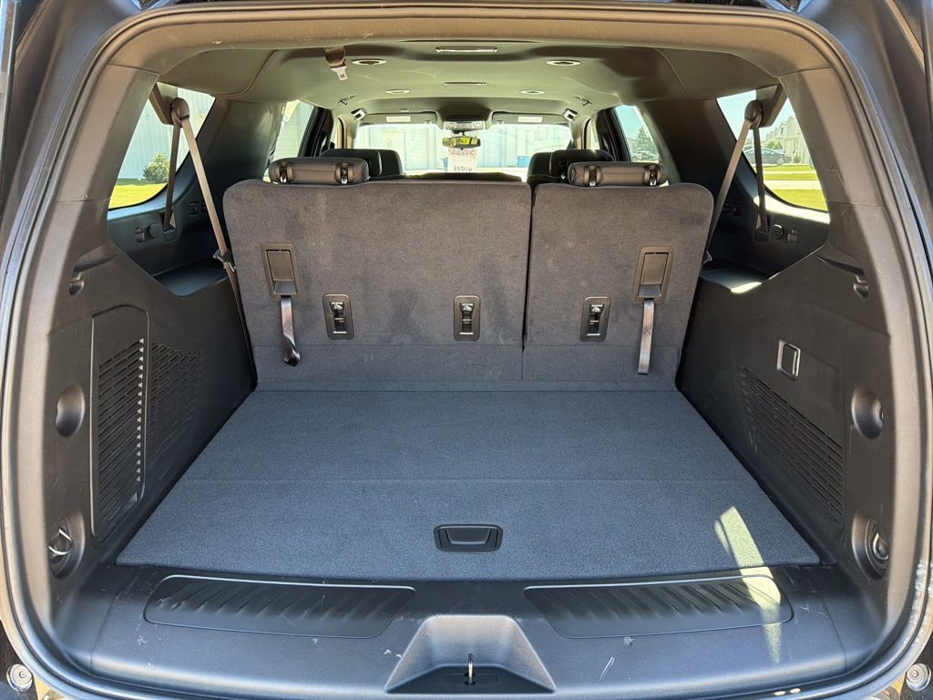 Used 2023 Chevrolet Suburban LS w/ Driver Alert Package image 7