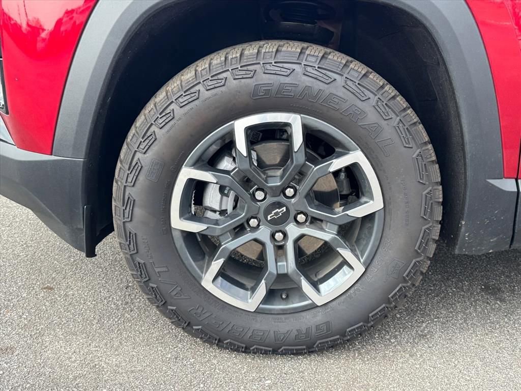 Used 2026 Chevrolet Equinox ACTIV w/ Convenience Package III image 9