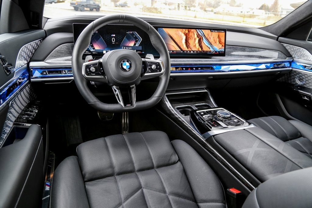 Used 2025 BMW 760i xDrive w/ Executive Package AWD/4WD image 10