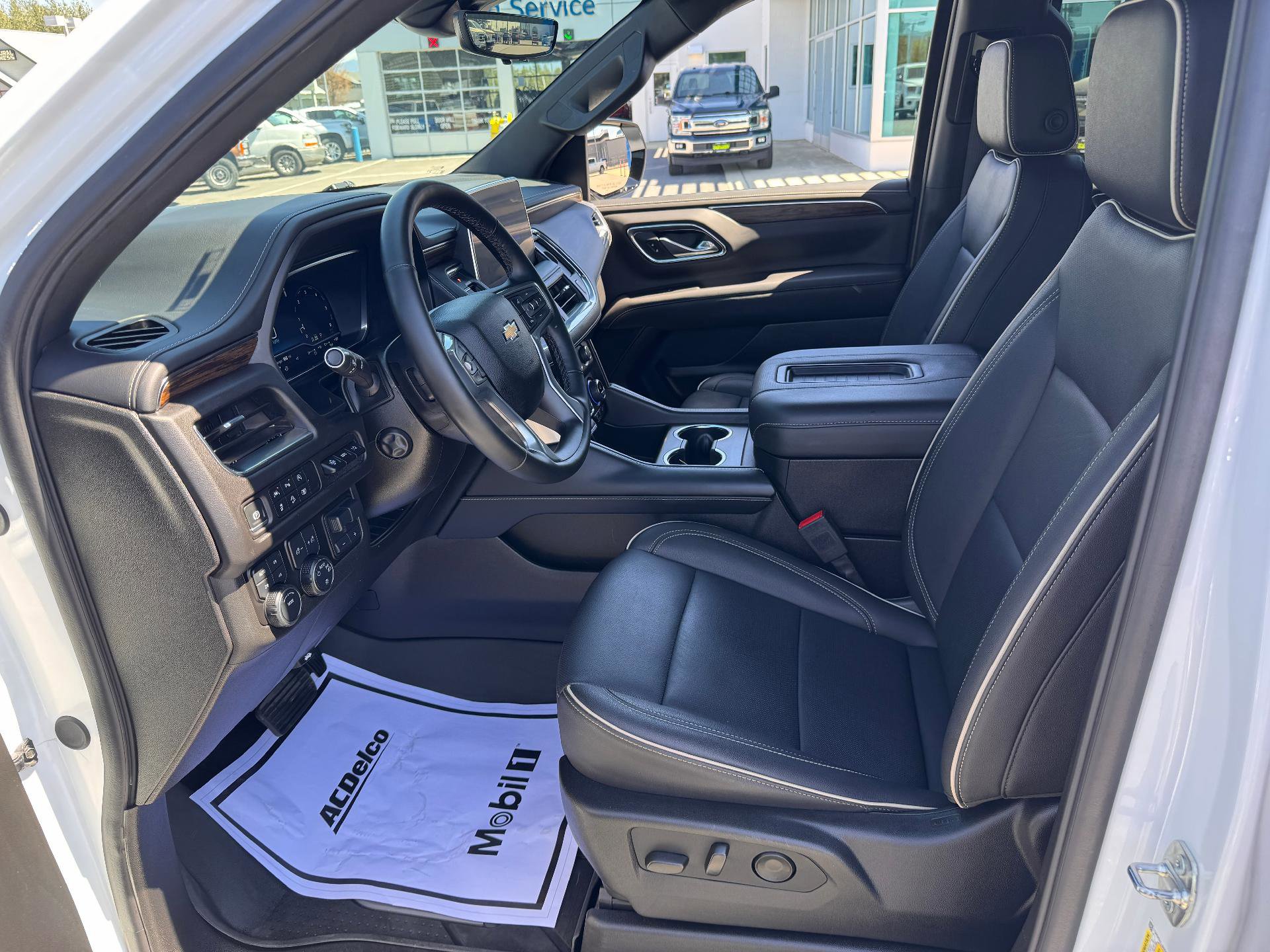 Used 2024 Chevrolet Suburban Premier w/ Premium Package AWD/4WD image 10
