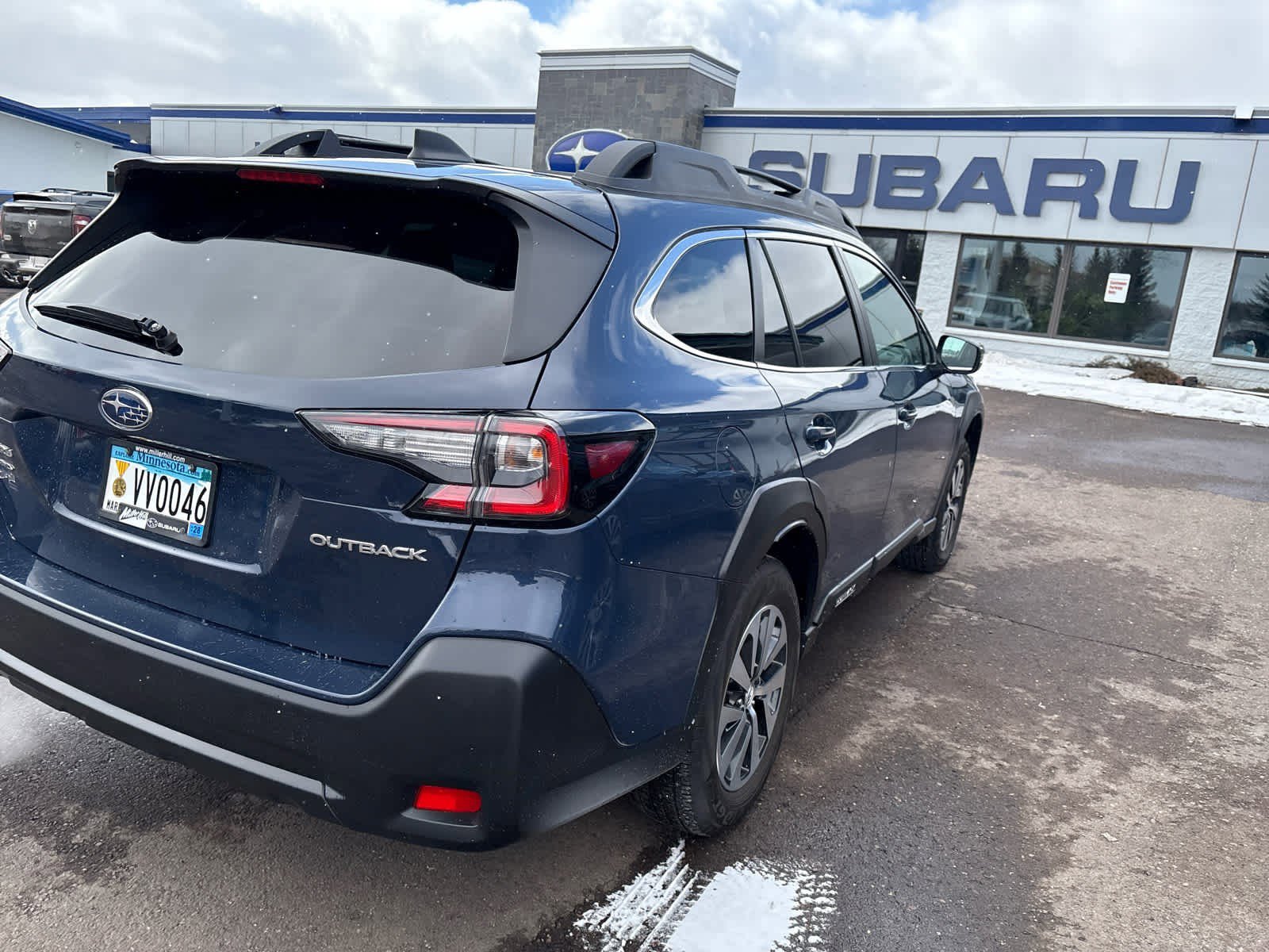 Used 2023 Subaru Outback Premium image 6