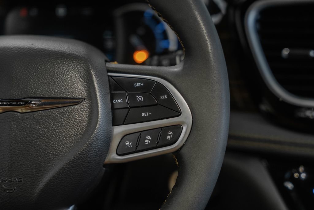 Used 2022 Chrysler Pacifica Pinnacle FWD image 33