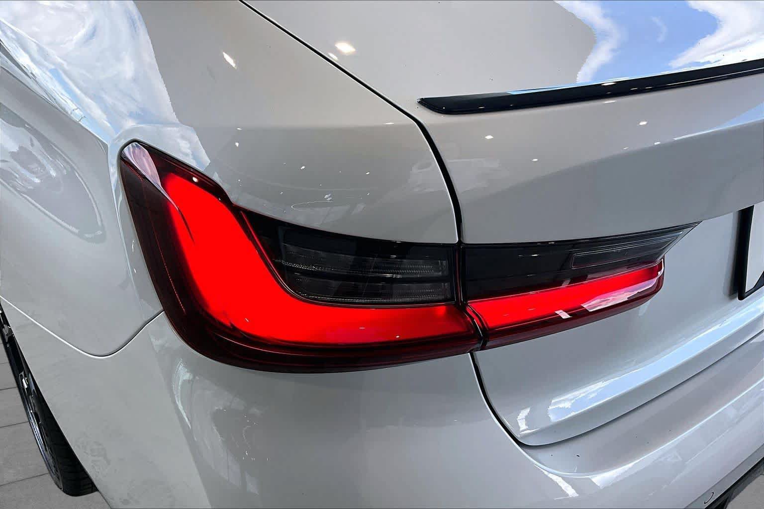 New 2026 BMW 330i Sedan w/ M Sport Package RWD image 15