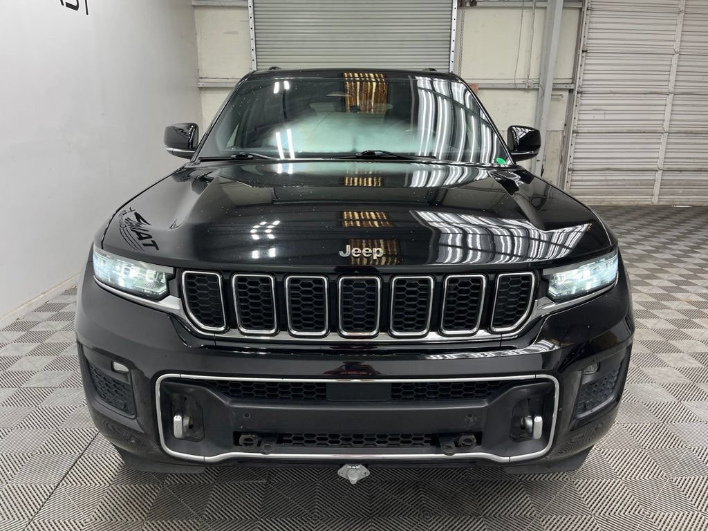 Used 2022 Jeep Grand Cherokee Overland w/ Luxury Tech Group IV AWD/4WD image 4