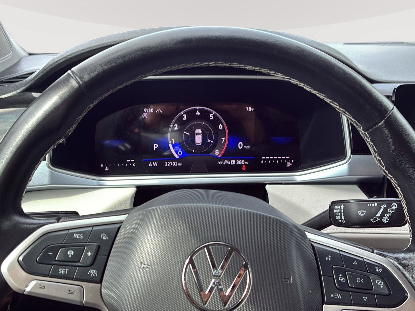 Used 2025 Volkswagen Taos SE AWD/4WD image 29