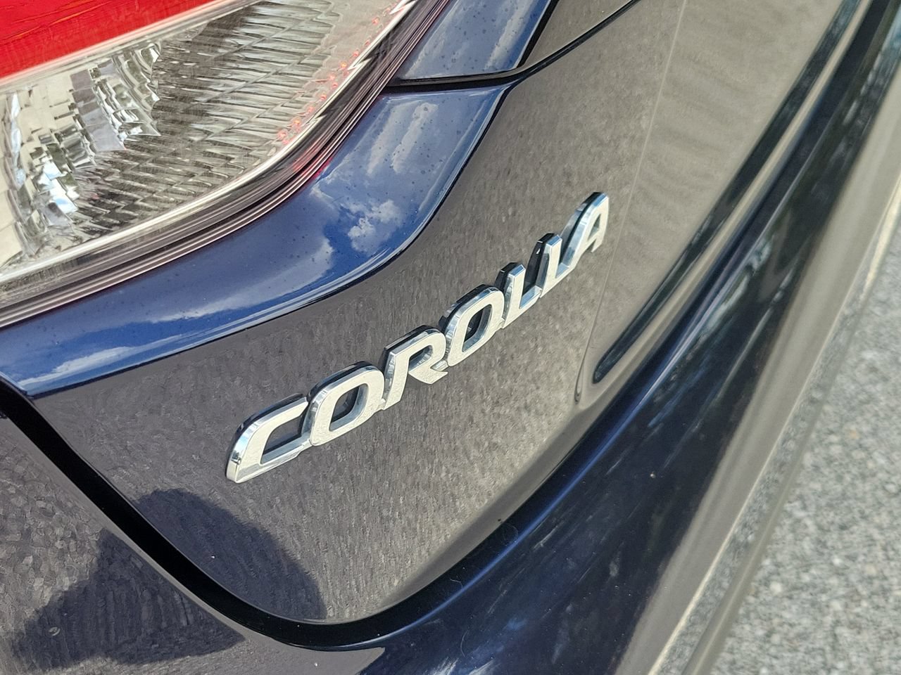 Used 2024 Toyota Corolla LE FWD image 6