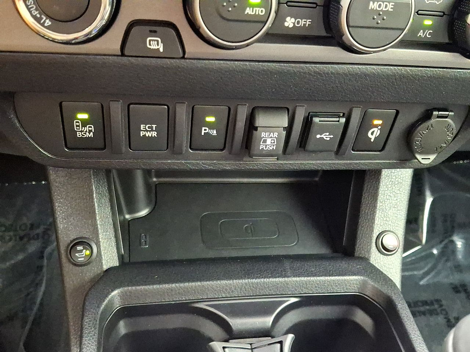 Used 2022 Toyota Tacoma TRD Sport w/ Technology Package AWD/4WD image 23