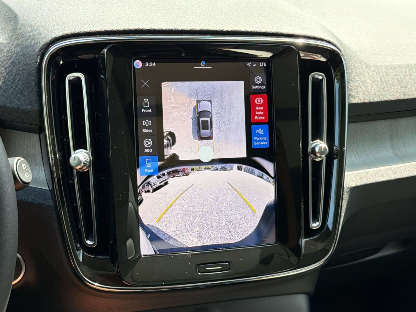 New 2026 Volvo XC40 B5 Ultra w/ Climate Package AWD/4WD image 19