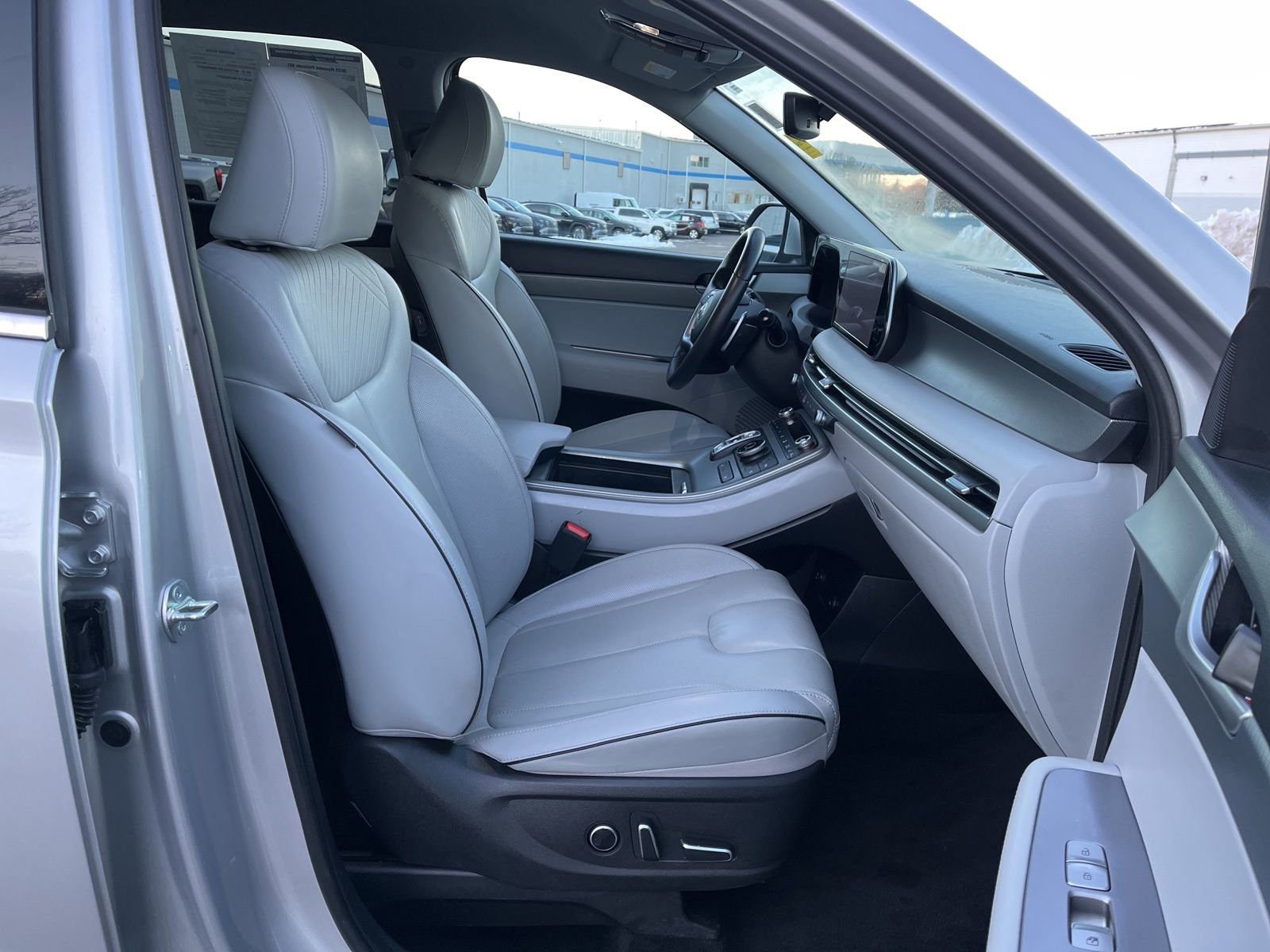 Used 2025 Hyundai Palisade SEL image 16
