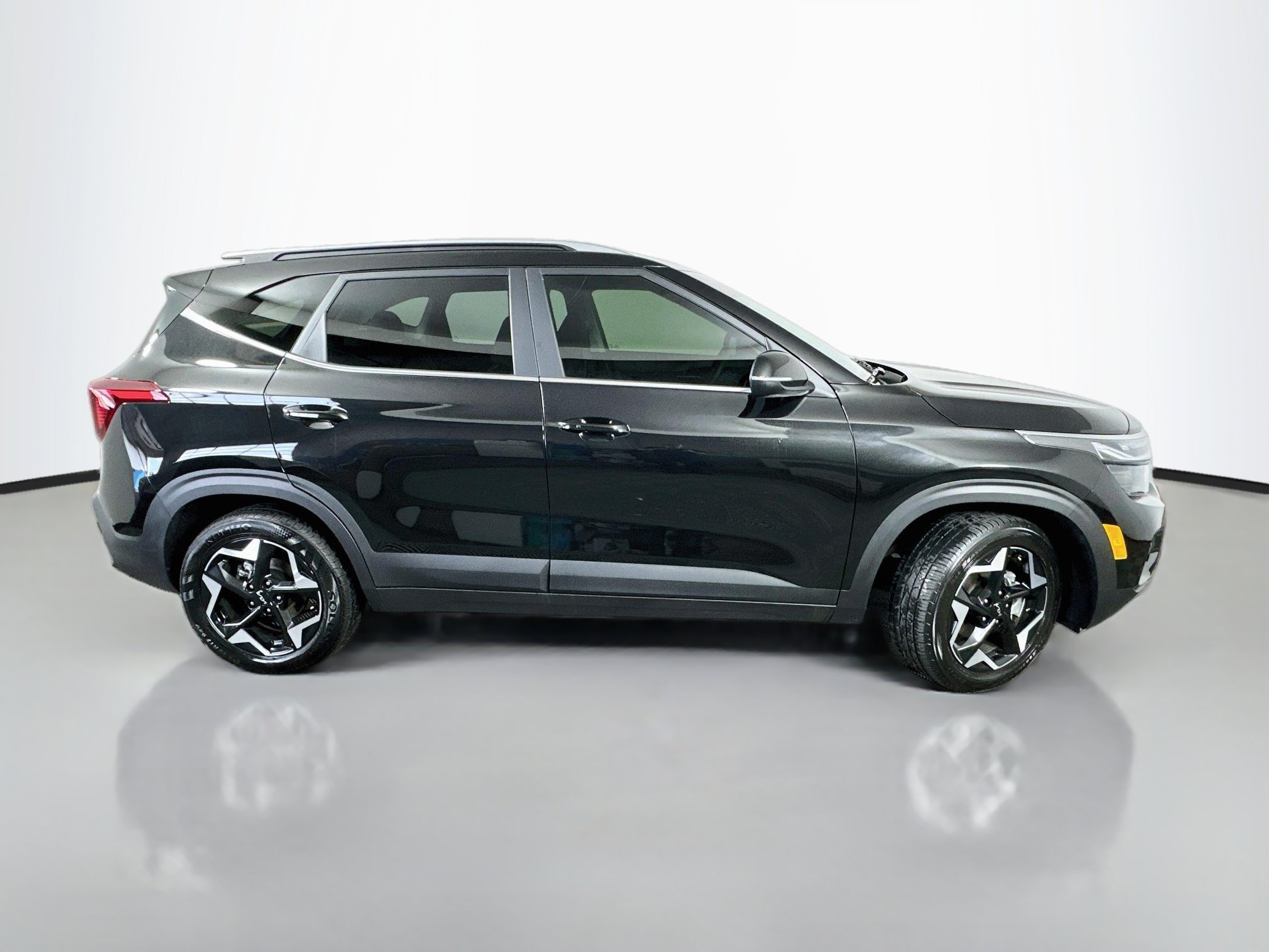 Used 2026 Kia Seltos EX FWD image 8