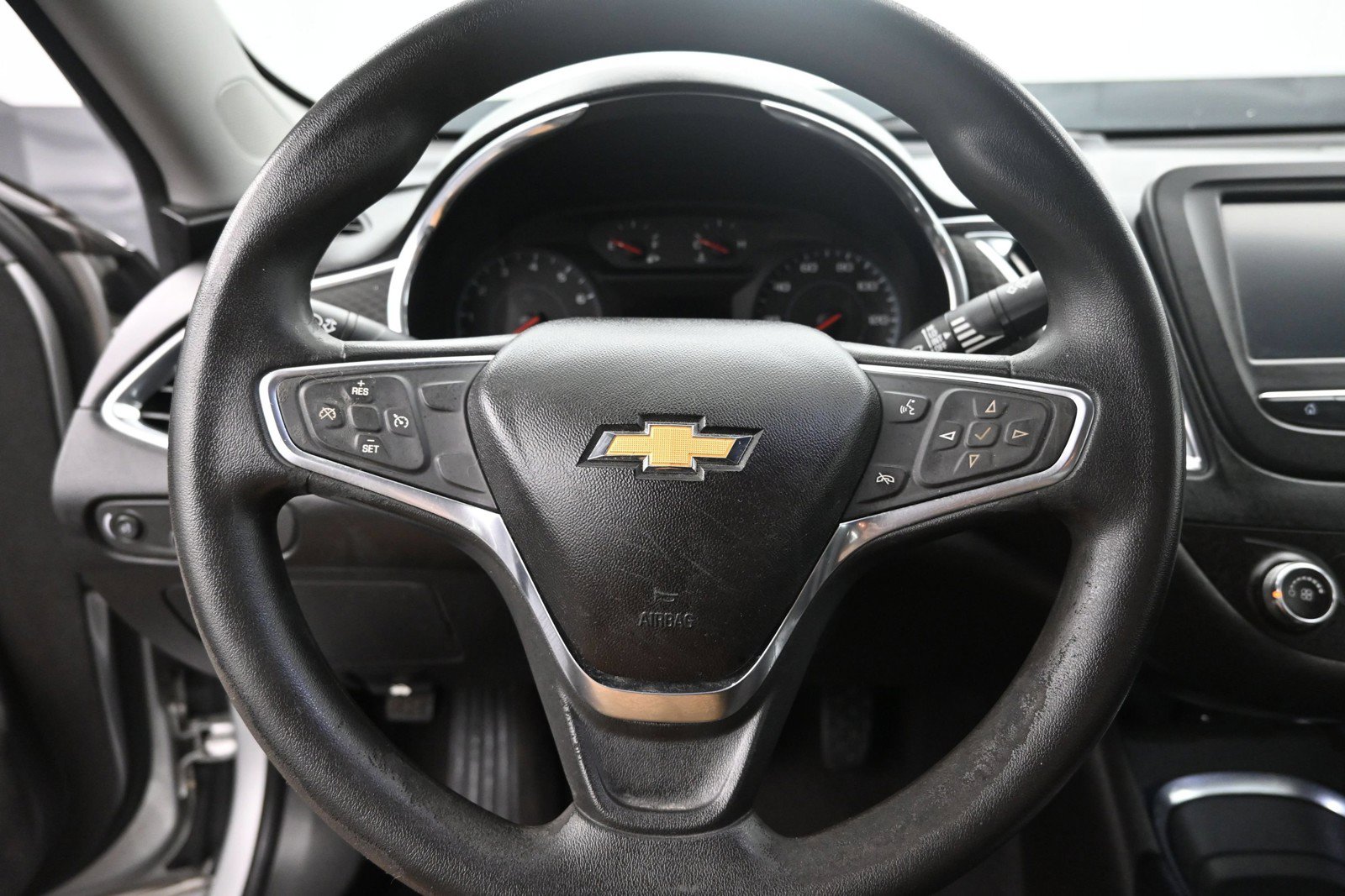 Used 2018 Chevrolet Malibu LT FWD image 13