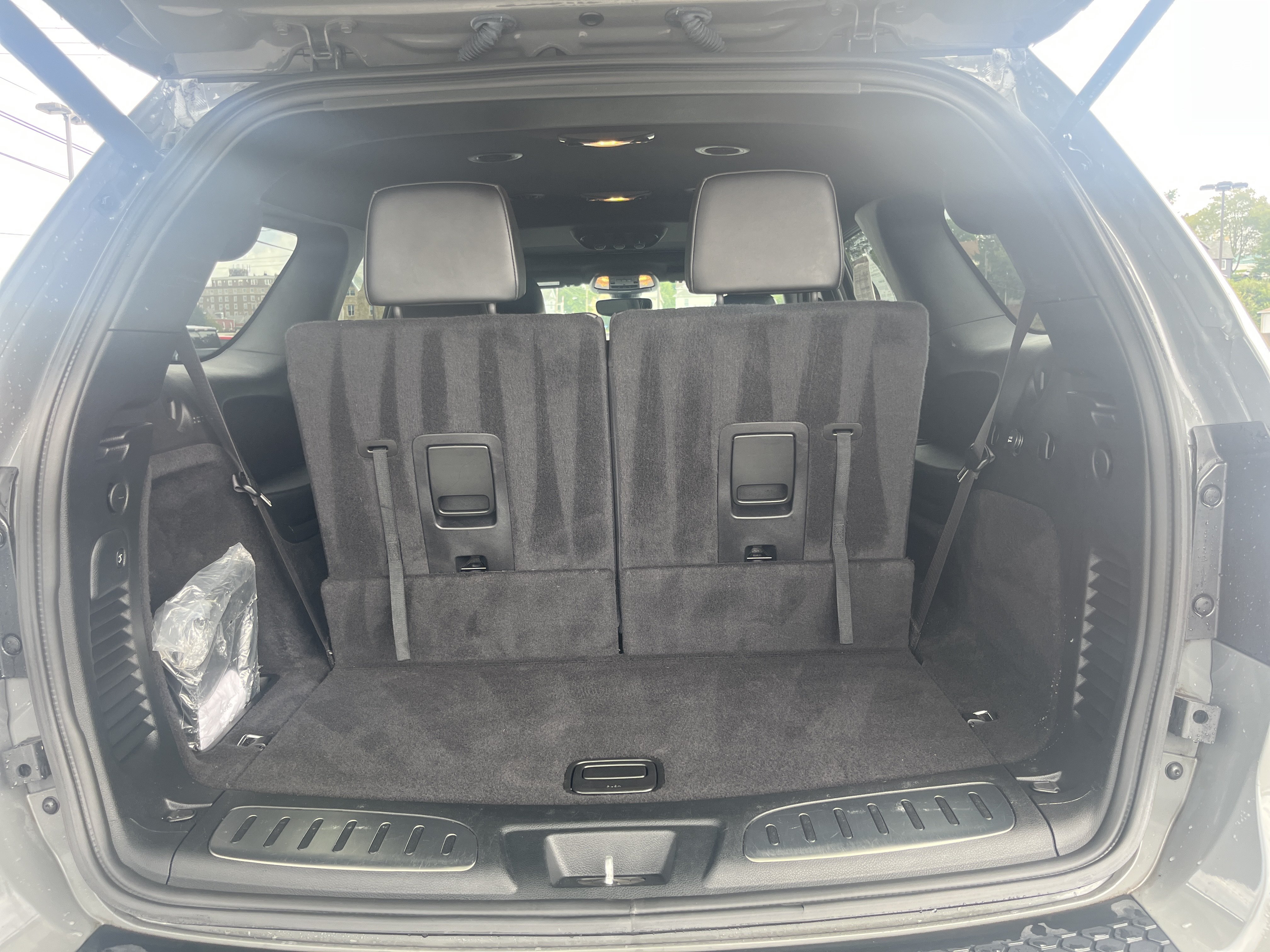 Used 2022 Dodge Durango R/T w/ Blacktop Package AWD/4WD image 17
