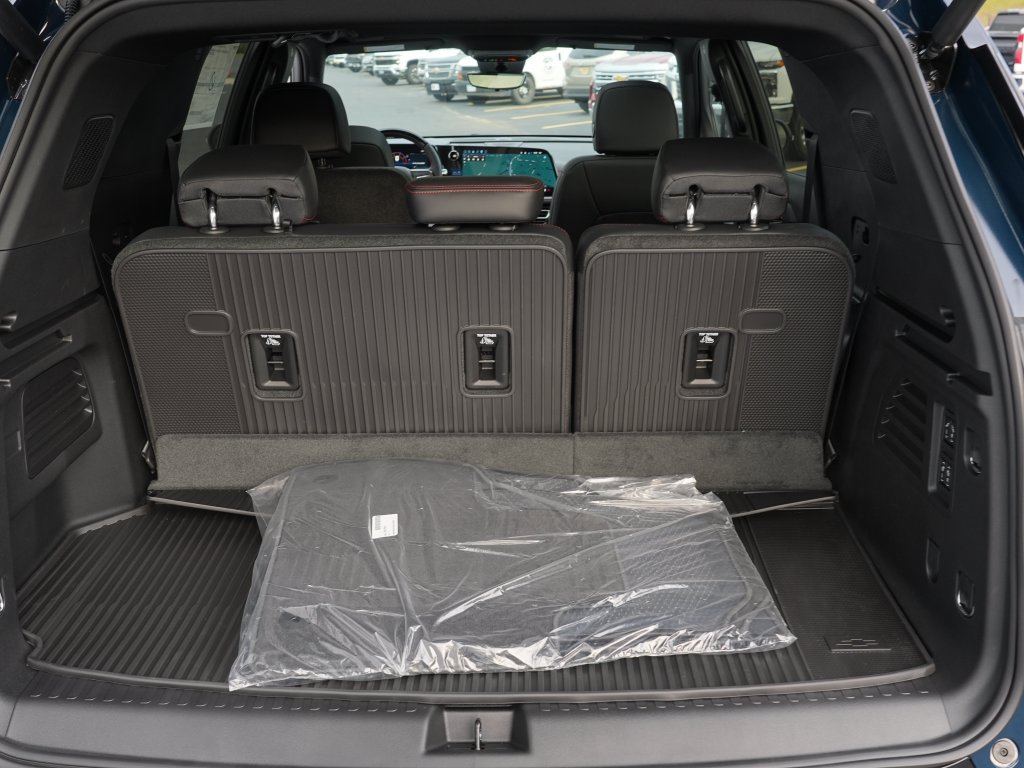 New 2027 Chevrolet Traverse RS w/ LPO, Floor Liner Package AWD/4WD image 18