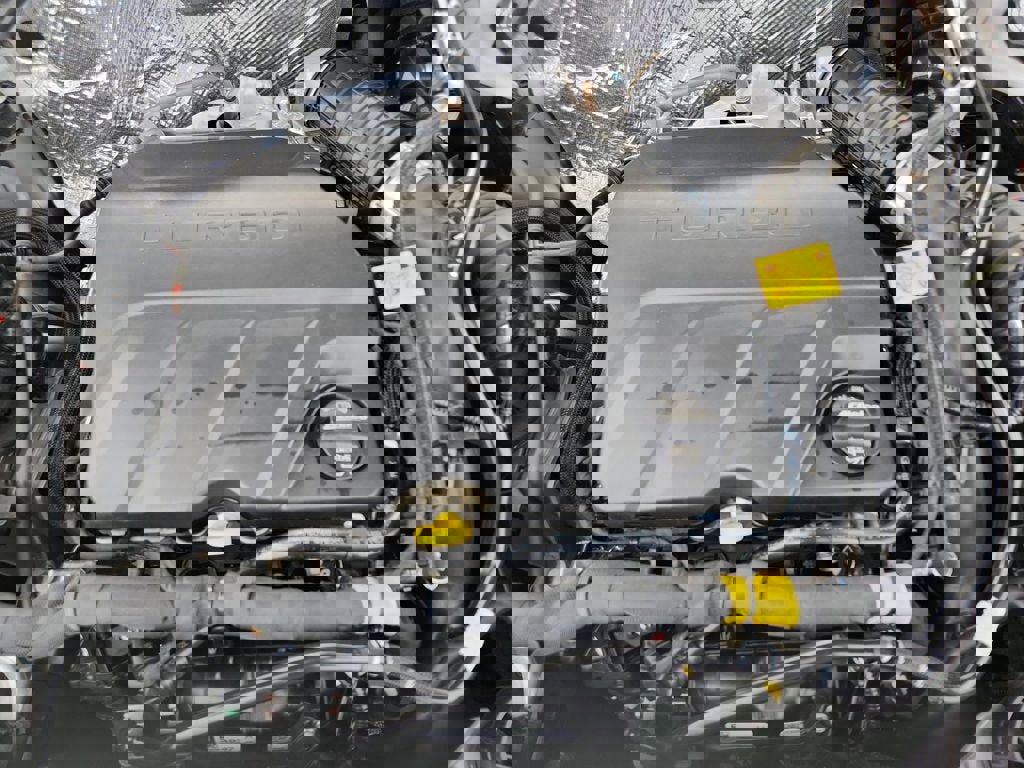 Used 2025 Chevrolet Trax LT w/ LT Convenience Package image 18