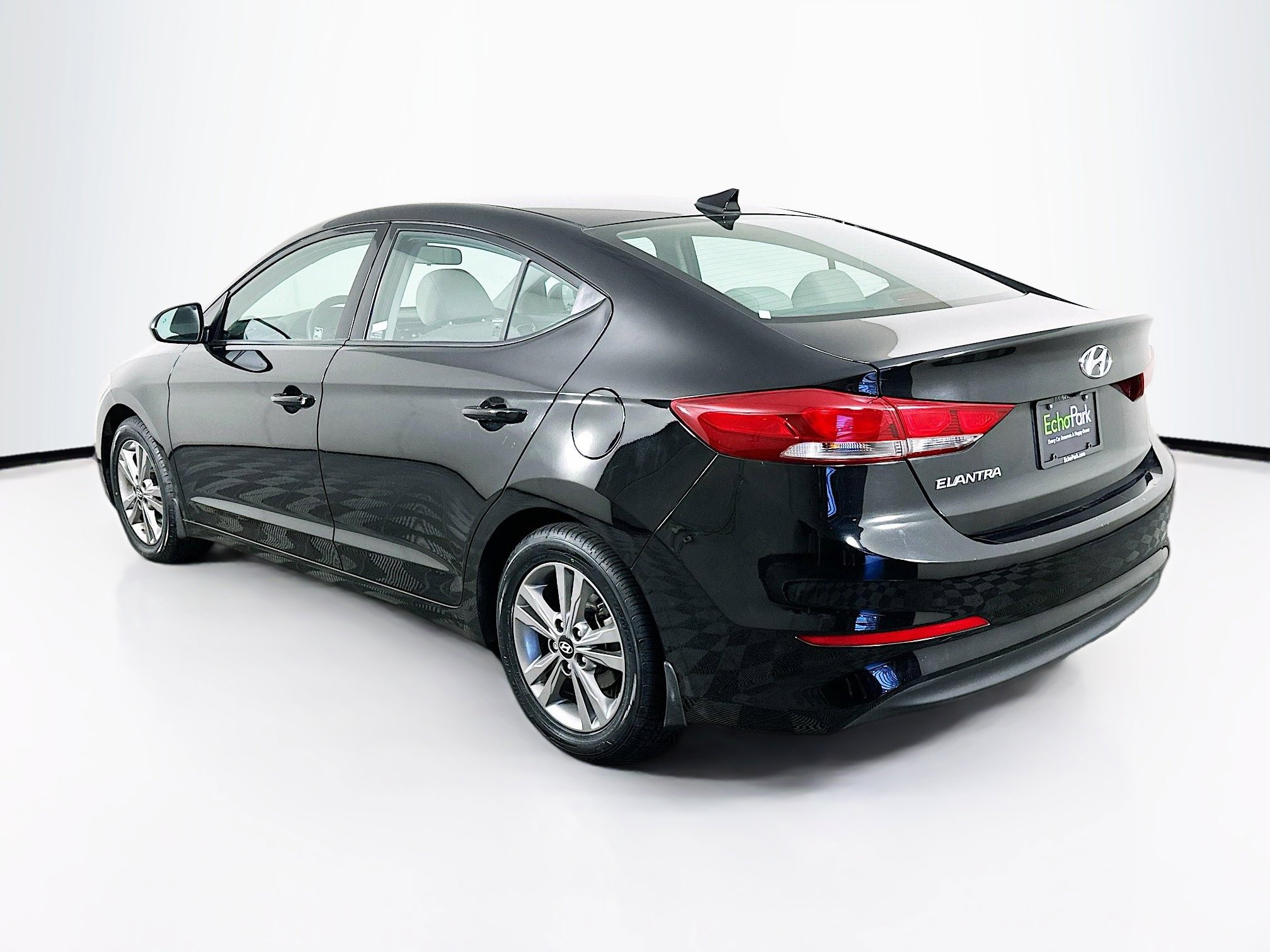 Used 2018 Hyundai Elantra SEL FWD image 5